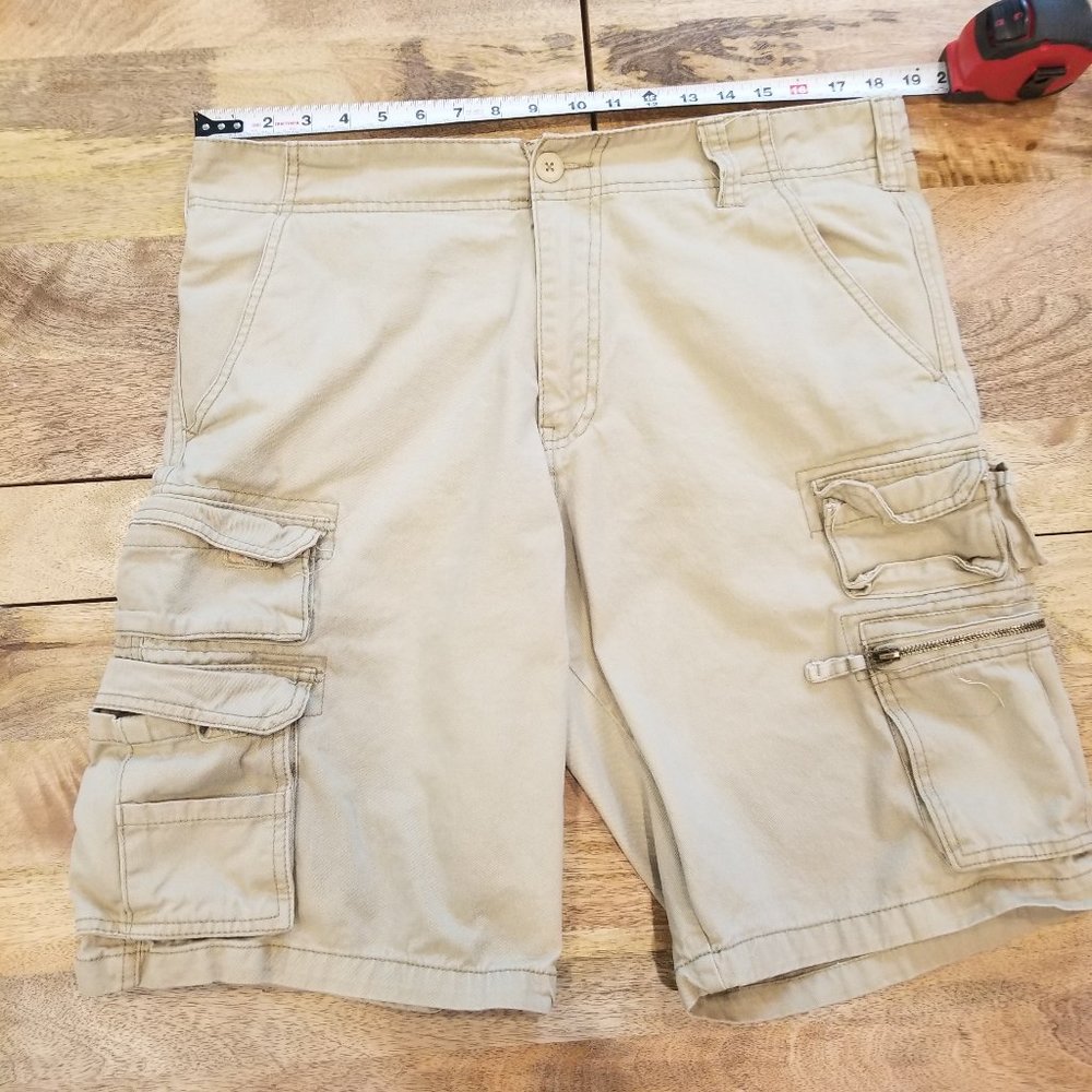 11" Kahki Cargo Shorts